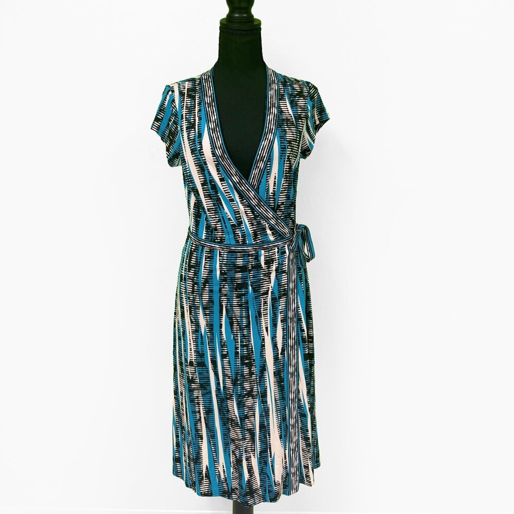 BCBGMAXAZRIA Blue Abstract Midi Wrap